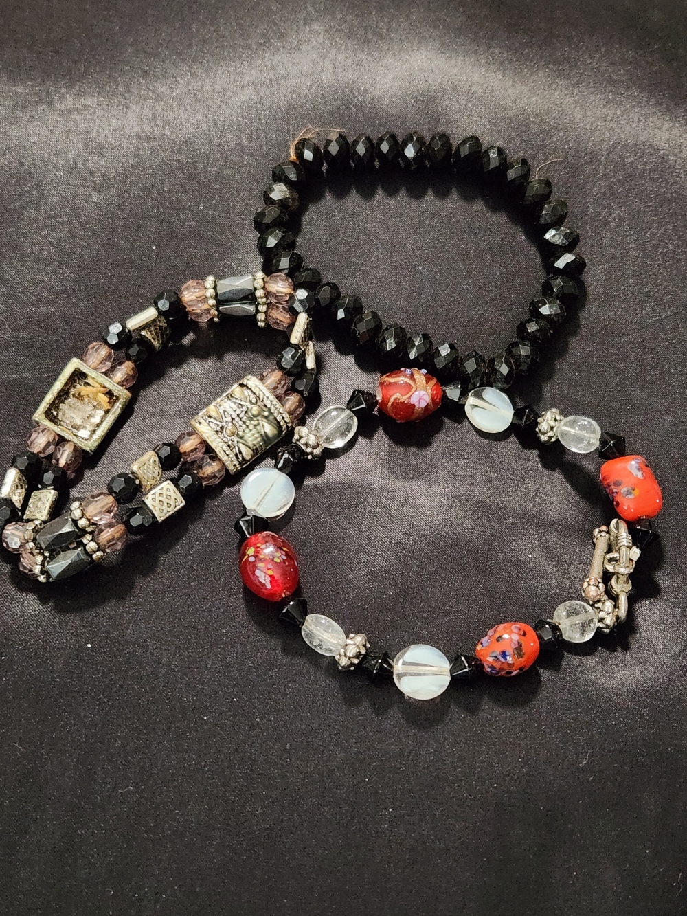 Elegant Black and Red Beaded Women's Bracelet Set